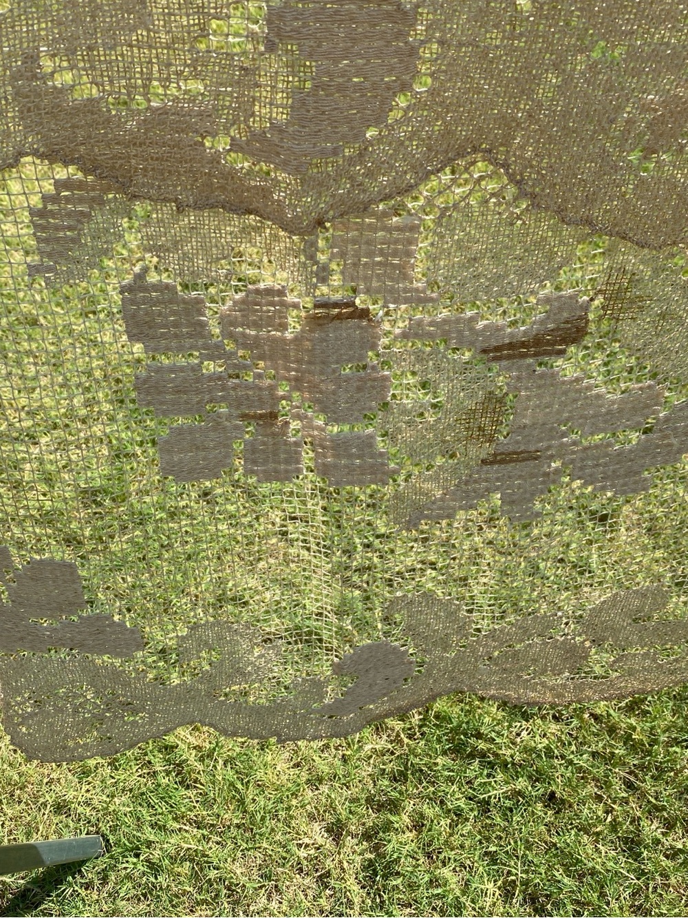 Vintage 100% Handmade Ecru Filet Lace Tablecloth - Picture 7 of 7